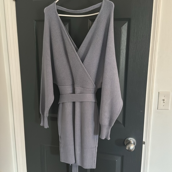 Women’s Knit Dress - Picture 3 of 4